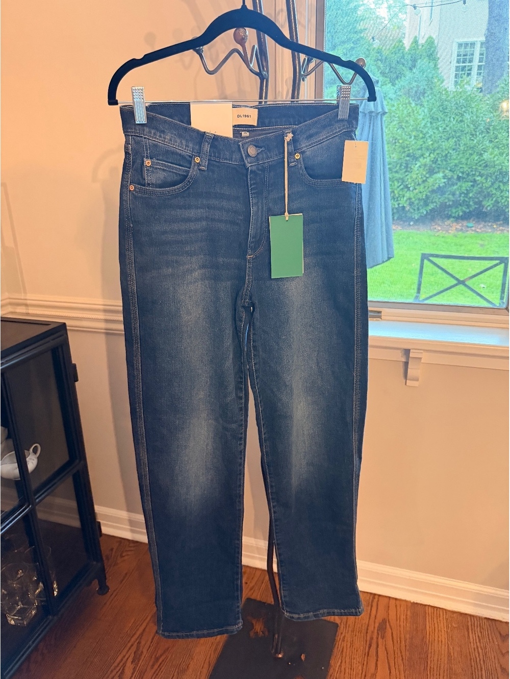 DL1961 Thea Boyfriend Relaxed Tapered Jeans Size 26 Bluffview Cuffed
